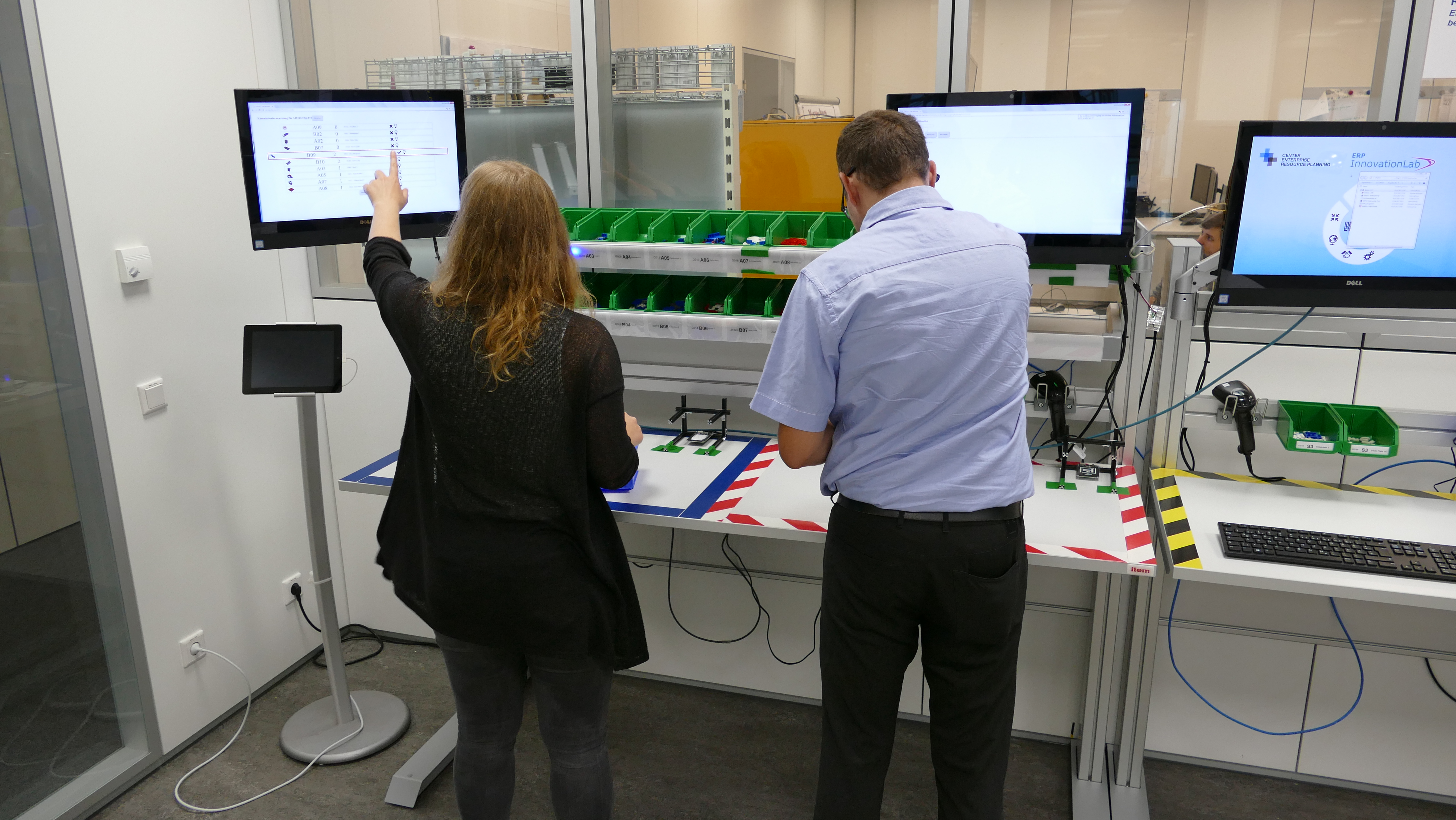Showcasing the benefits of industrial digitalisation with a simulation game
