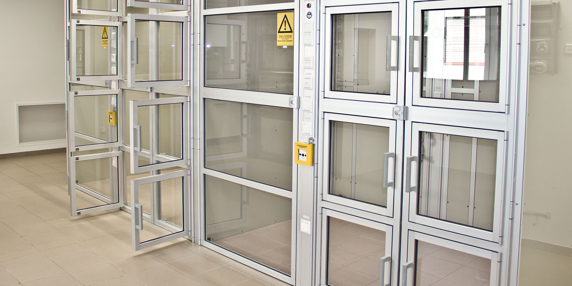 Work cabins for making pharmaceutical production safe