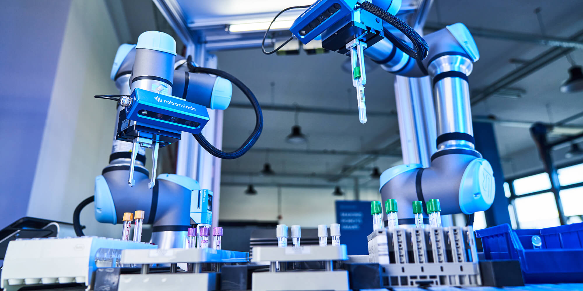 Smart robots in the lab – for automated sample handling