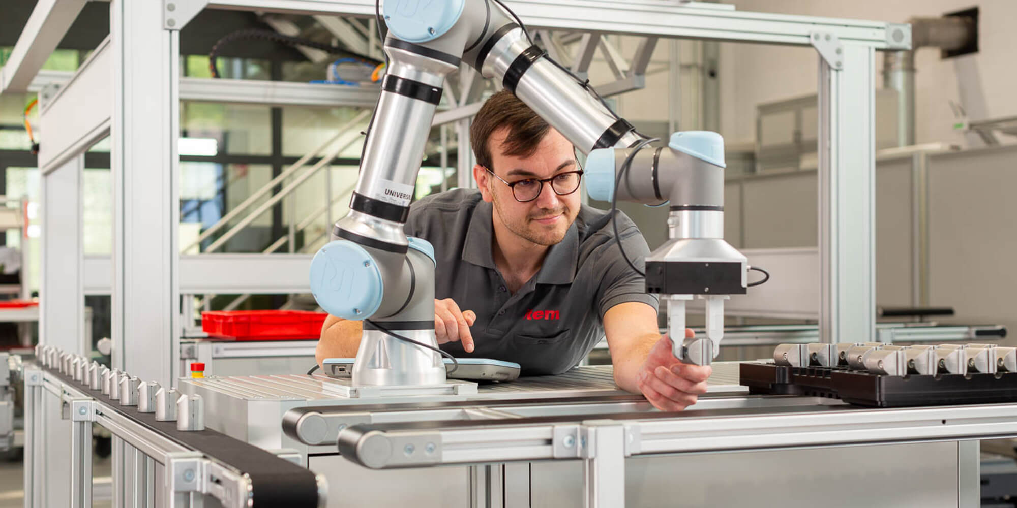 Using collaborative robots (cobots) in production