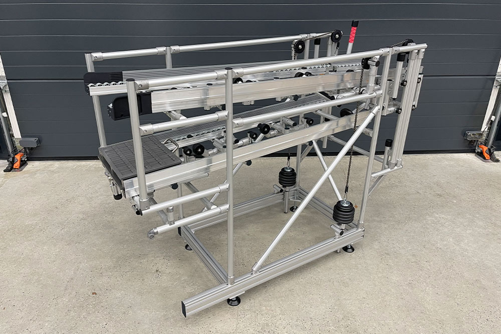 Karakuri/LCA-Station: schwerkraftgestützte Bereitstellung von Material.