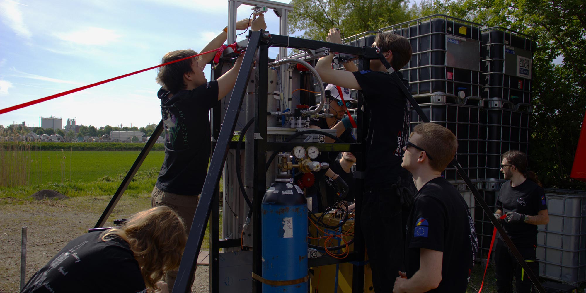 A test bench for developing a sounding rocket