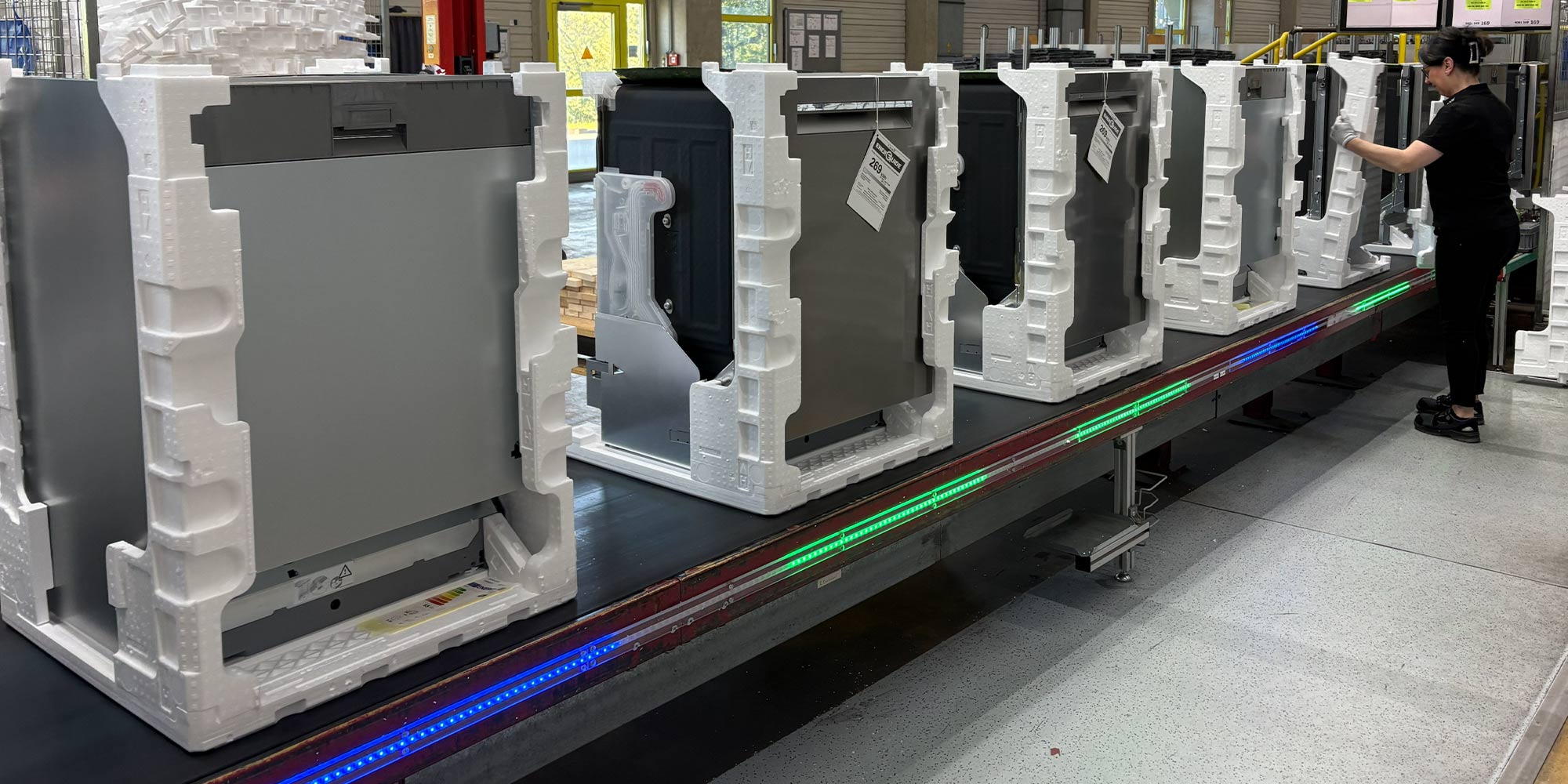 Intelligente LED-Signalisierung an der Verpackungslinie